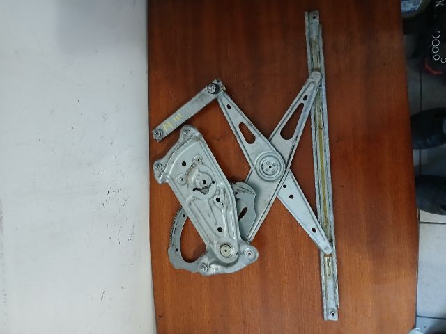 bontott RENAULT MEGANE III Bal első Ablakemelő Szerkezet (Elektromos)