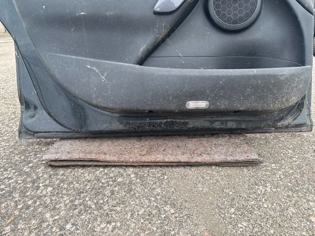 bontott RENAULT MEGANE III Bal első Ajtó (Részeivel)