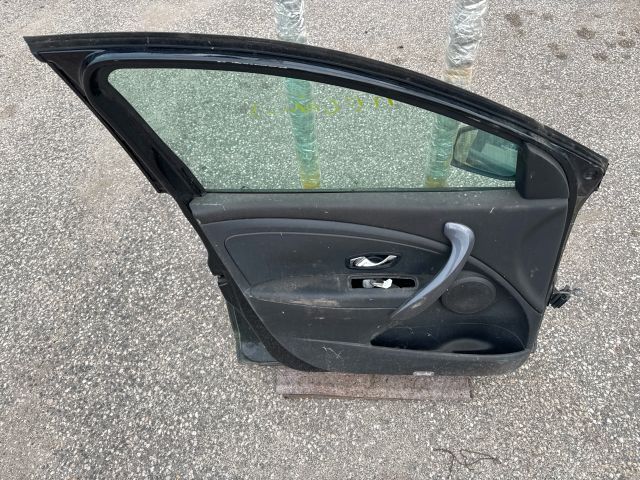 bontott RENAULT MEGANE III Bal első Ajtó (Részeivel)