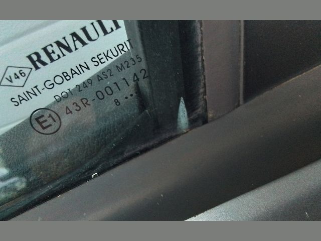 bontott RENAULT MEGANE III Bal első Ajtó (Részeivel)