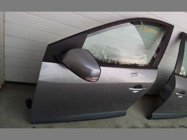 bontott RENAULT MEGANE III Bal első Ajtó (Részeivel)