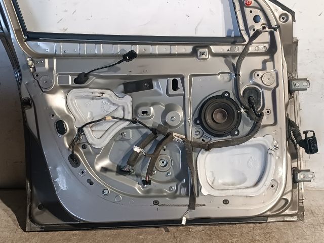 bontott RENAULT MEGANE III Bal első Ajtó (Részeivel)