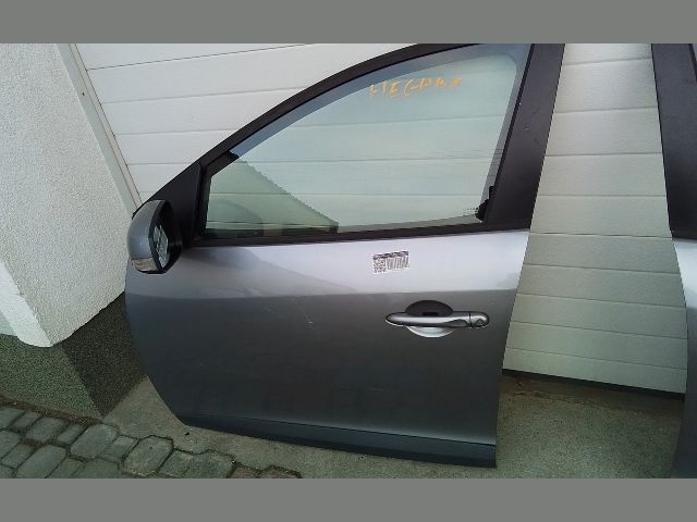 bontott RENAULT MEGANE III Bal első Ajtó (Részeivel)