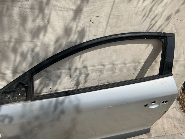 bontott RENAULT MEGANE III Bal első Ajtó (Üres lemez)