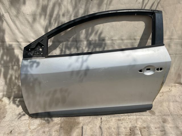 bontott RENAULT MEGANE III Bal első Ajtó (Üres lemez)