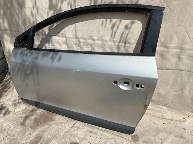 bontott RENAULT MEGANE III Bal első Ajtó (Üres lemez)