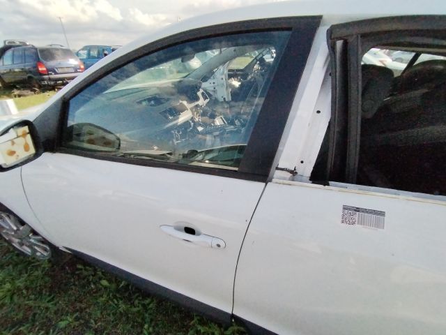 bontott RENAULT MEGANE III Bal első Ajtó (Üres lemez)