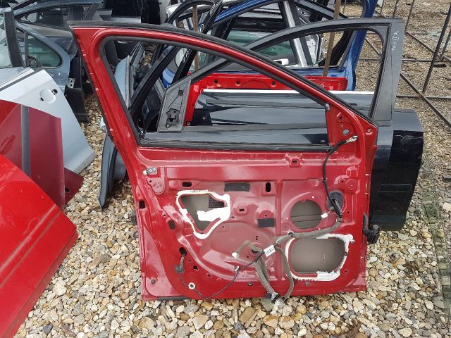 bontott RENAULT MEGANE III Bal első Ajtó (Üres lemez)