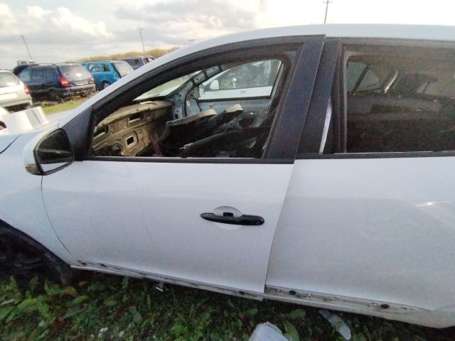 bontott RENAULT MEGANE III Bal első Ajtó (Üres lemez)