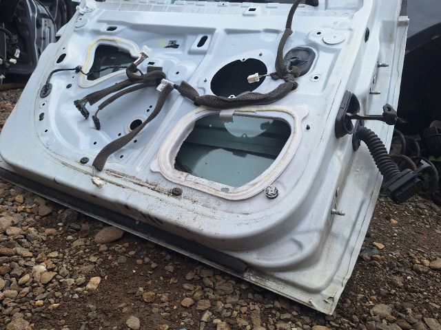 bontott RENAULT MEGANE III Bal első Ajtó (Üres lemez)