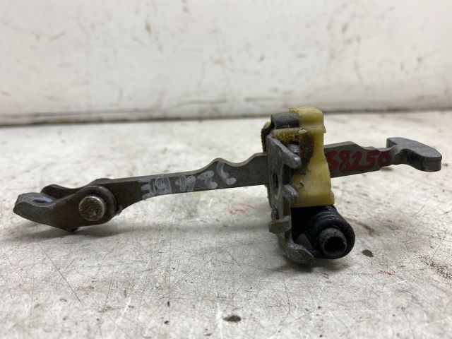 bontott RENAULT MEGANE III Bal első Ajtóhatároló