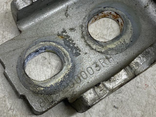 bontott RENAULT MEGANE III Bal első Alsó Zsanér