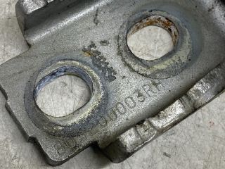 bontott RENAULT MEGANE III Bal első Alsó Zsanér