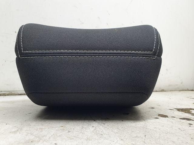 bontott RENAULT MEGANE III Bal első Fejtámla