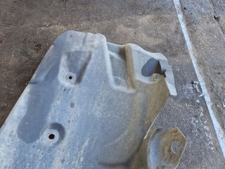 bontott RENAULT MEGANE III Bal első Hátsó Dobbetét (Kerékjárati, Műanyag)