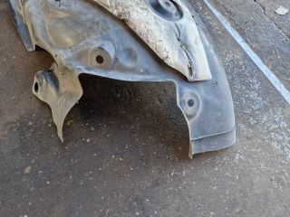 bontott RENAULT MEGANE III Bal első Hátsó Dobbetét (Kerékjárati, Műanyag)