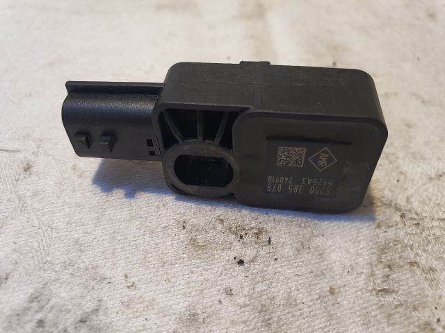 bontott RENAULT MEGANE III Bal első Oldal Ütközés Érzékelő