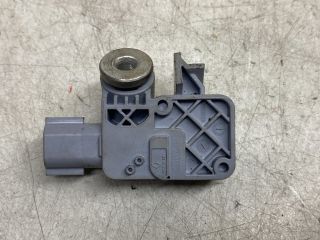 bontott RENAULT MEGANE III Bal első Oldal Ütközés Érzékelő