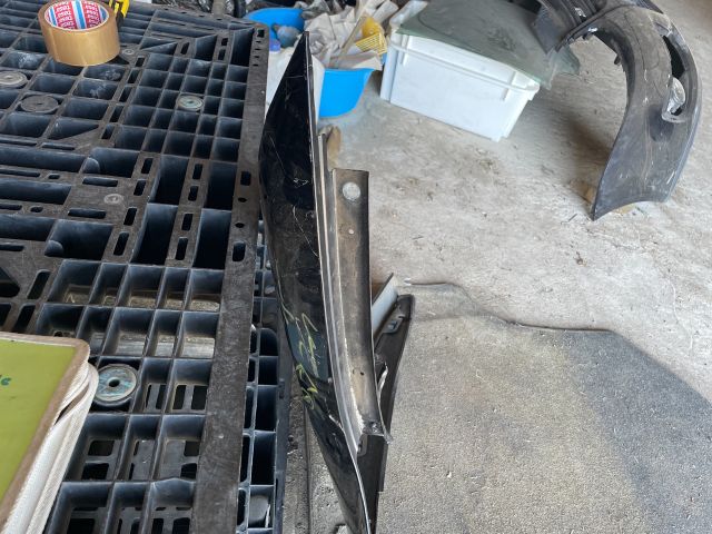 bontott RENAULT MEGANE III Bal első Sárvédő