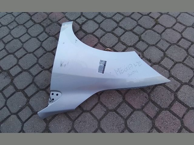 bontott RENAULT MEGANE III Bal első Sárvédő