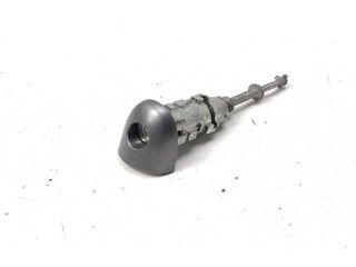 bontott RENAULT MEGANE III Bal első Zárbetét