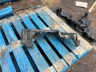 bontott RENAULT MEGANE III Bal Fényszóró Tartó