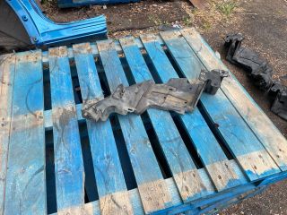 bontott RENAULT MEGANE III Bal Fényszóró Tartó