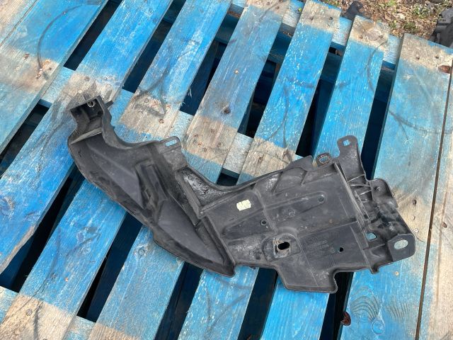 bontott RENAULT MEGANE III Bal Fényszóró Tartó