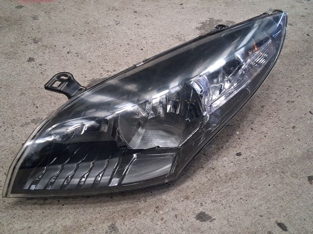 bontott RENAULT MEGANE III Bal Fényszóró