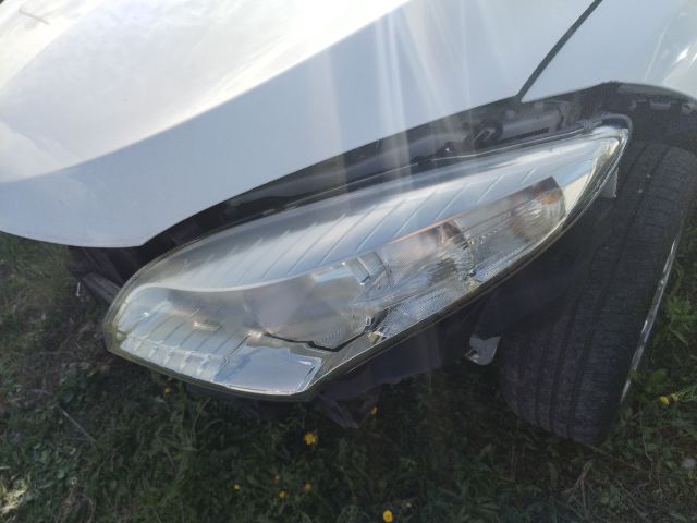 bontott RENAULT MEGANE III Bal Fényszóró