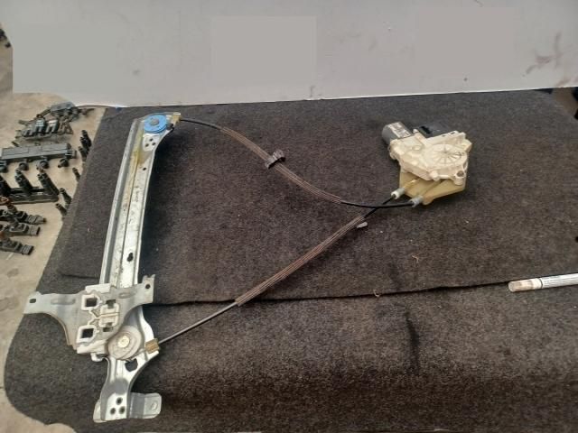 bontott RENAULT MEGANE III Bal hátsó Ablakemelő Szerkezet (Elektromos)