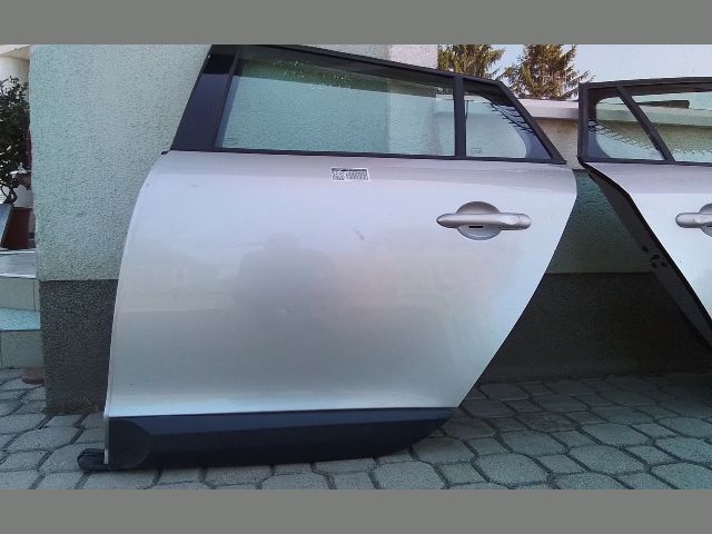 bontott RENAULT MEGANE III Bal hátsó Ajtó (Részeivel)