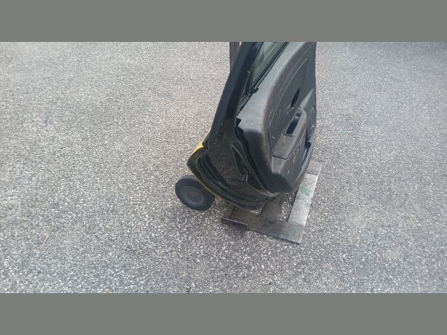 bontott RENAULT MEGANE III Bal hátsó Ajtó (Részeivel)