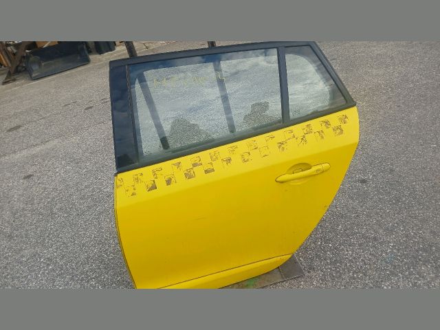 bontott RENAULT MEGANE III Bal hátsó Ajtó (Részeivel)