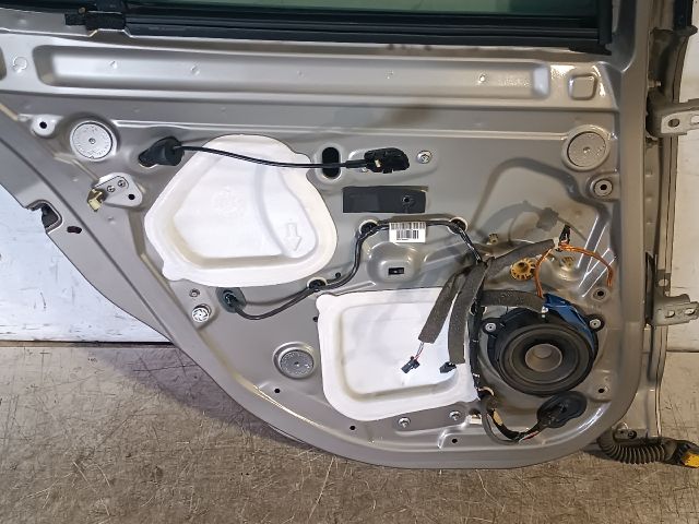 bontott RENAULT MEGANE III Bal hátsó Ajtó (Részeivel)