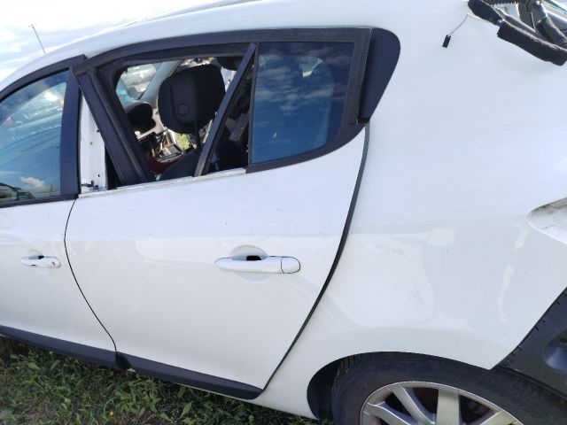 bontott RENAULT MEGANE III Bal hátsó Ajtó (Üres lemez)