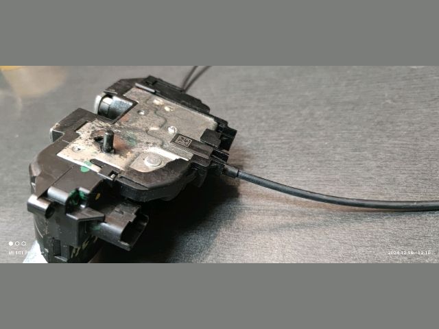 bontott RENAULT MEGANE III Bal hátsó Ajtózár