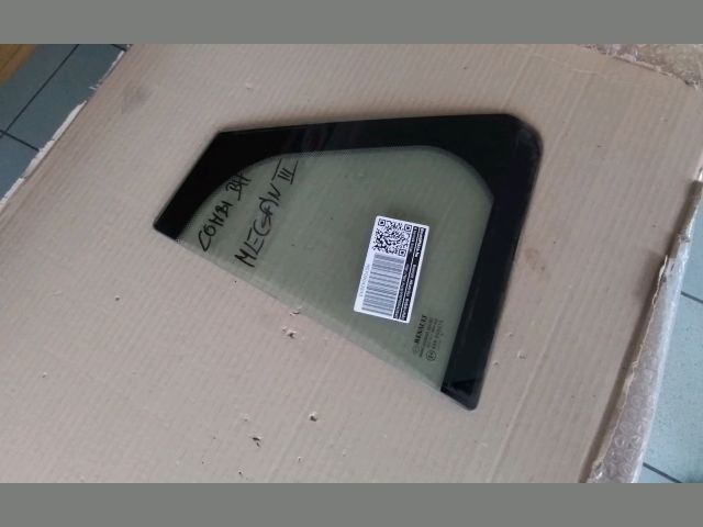 bontott RENAULT MEGANE III Bal hátsó Fixüveg (Ajtóban)