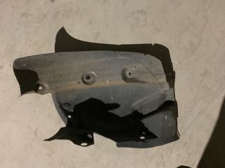 bontott RENAULT MEGANE III Bal hátsó Hátsó Dobbetét (Kerékjárati, Műanyag)