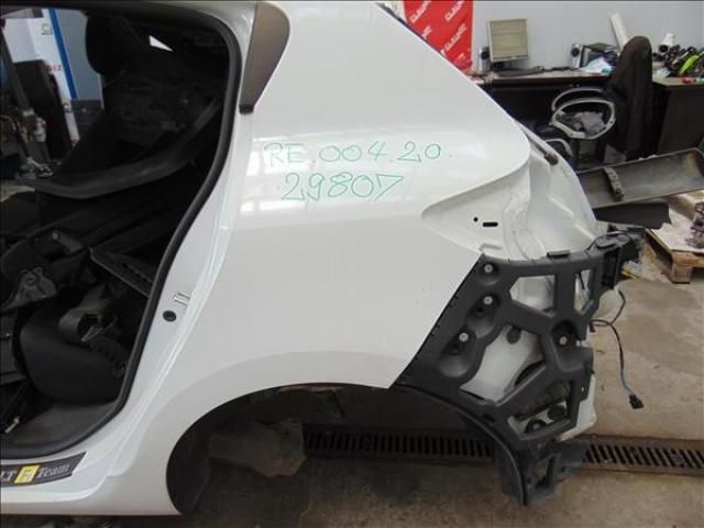 bontott RENAULT MEGANE III Bal hátsó Sárvédő