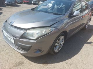 bontott RENAULT MEGANE III Bal Ködfényszóró