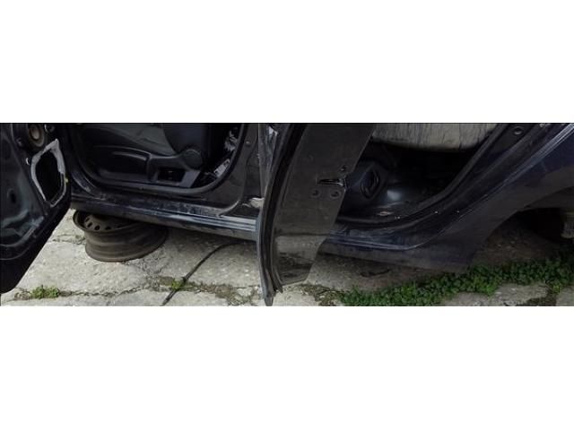 bontott RENAULT MEGANE III Bal Küszöb