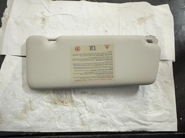 bontott RENAULT MEGANE III Bal Napellenző