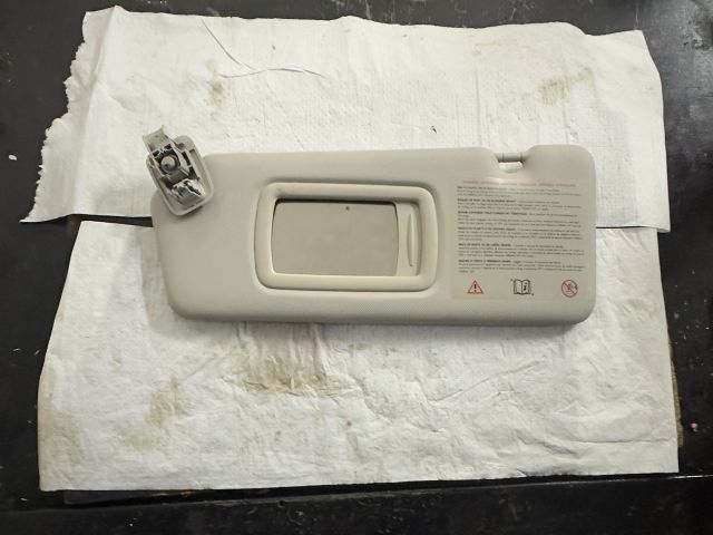 bontott RENAULT MEGANE III Bal Napellenző