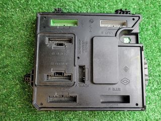 bontott RENAULT MEGANE III Biztosítéktábla Utastér