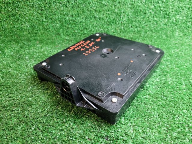 bontott RENAULT MEGANE III Biztosítéktábla Utastér