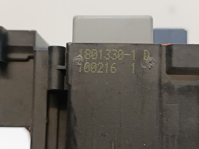 bontott RENAULT MEGANE III Biztosítéktábla Utastér