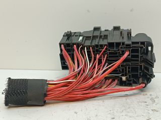 bontott RENAULT MEGANE III Biztosítéktábla Utastér