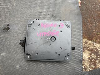 bontott RENAULT MEGANE III Biztosítéktábla Utastér