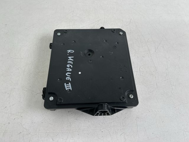 bontott RENAULT MEGANE III Biztosítéktábla Utastér